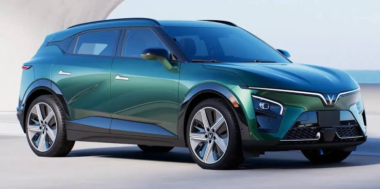 Vinfast VF7: Kya Yeh Electric Car Future Ki Shanakht Ban Sakti Hai?