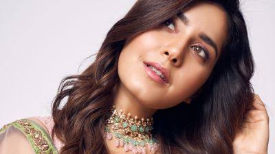 Raashii Khanna Ka Paisa, Property aur Style Ka Raaz: Ek Alag Tarah Ka Net-Worth Safar