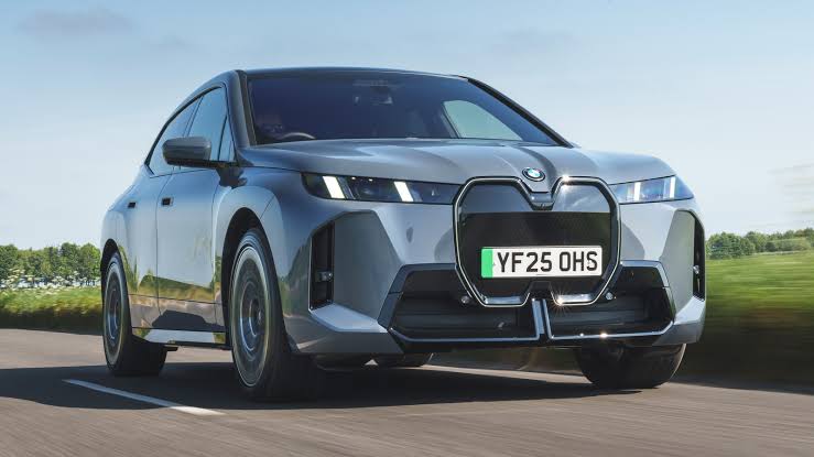 BMW iX – Future ka Electric SUV jo Banaye Aapki Life Ko Smart, Stylish aur Sustainable