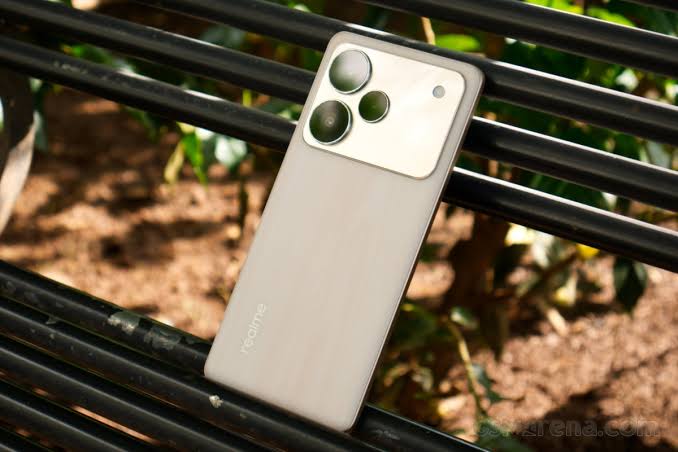 Realme P4 Pro 5G: Kya Hai Is Smartphone Ka Secret Jo Aapko Chhupana Nahi Chahiye?